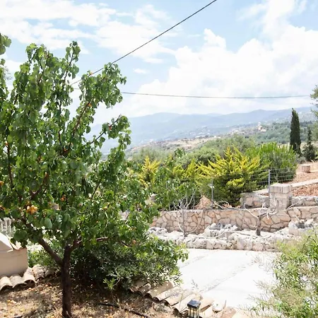 منزل ريفي Anemos Koríthion